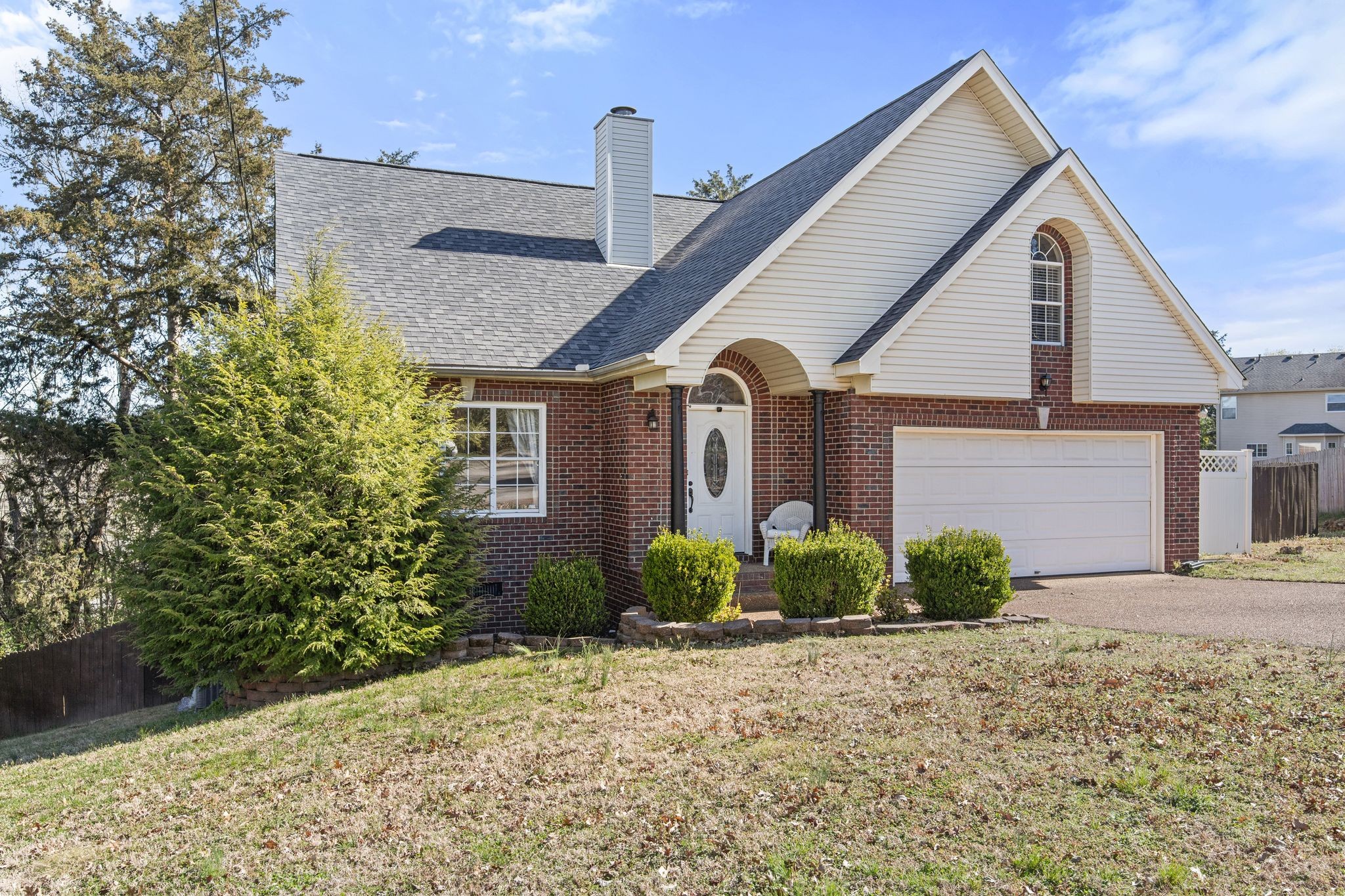 1404 Thrush Ct