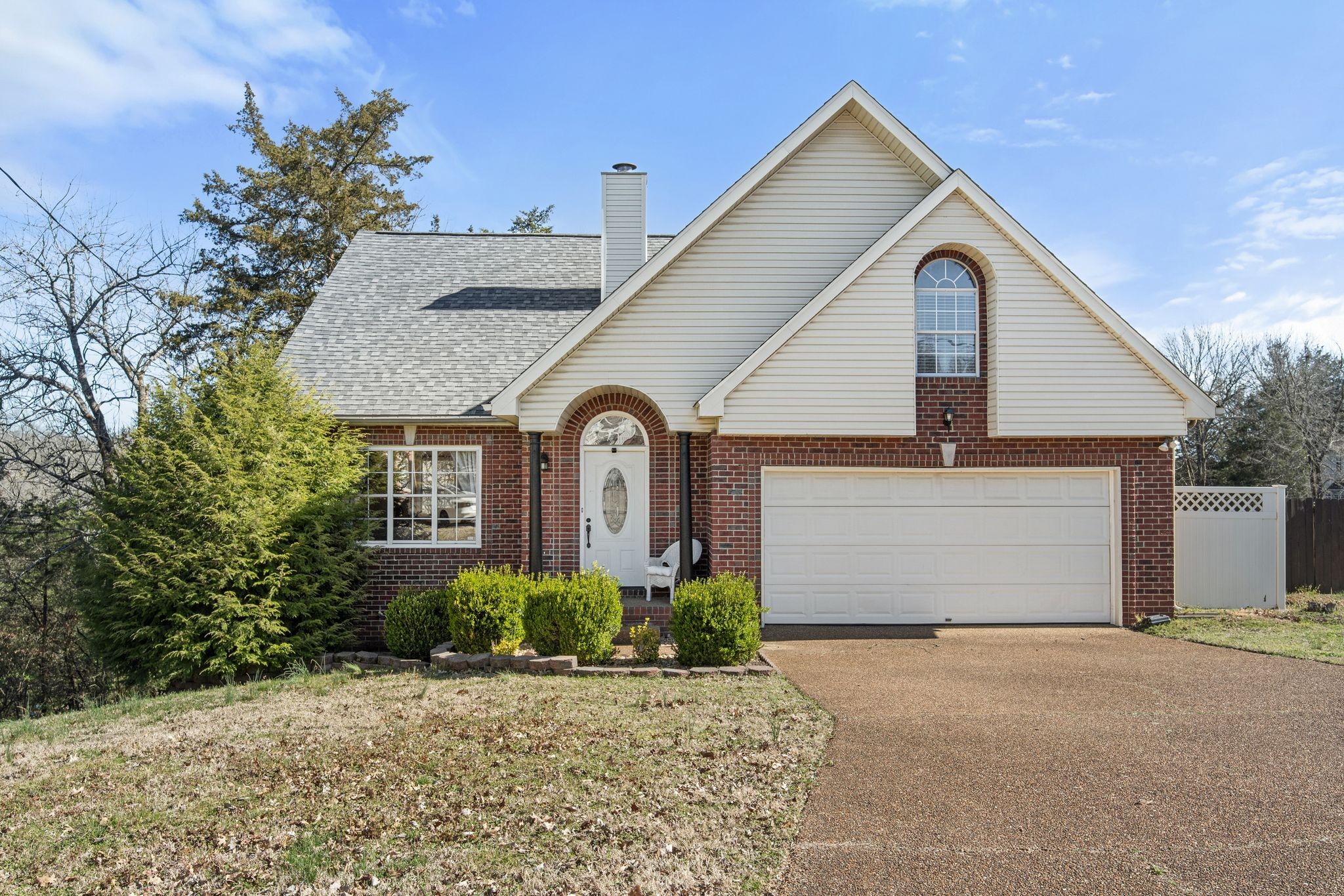 1404 Thrush Ct