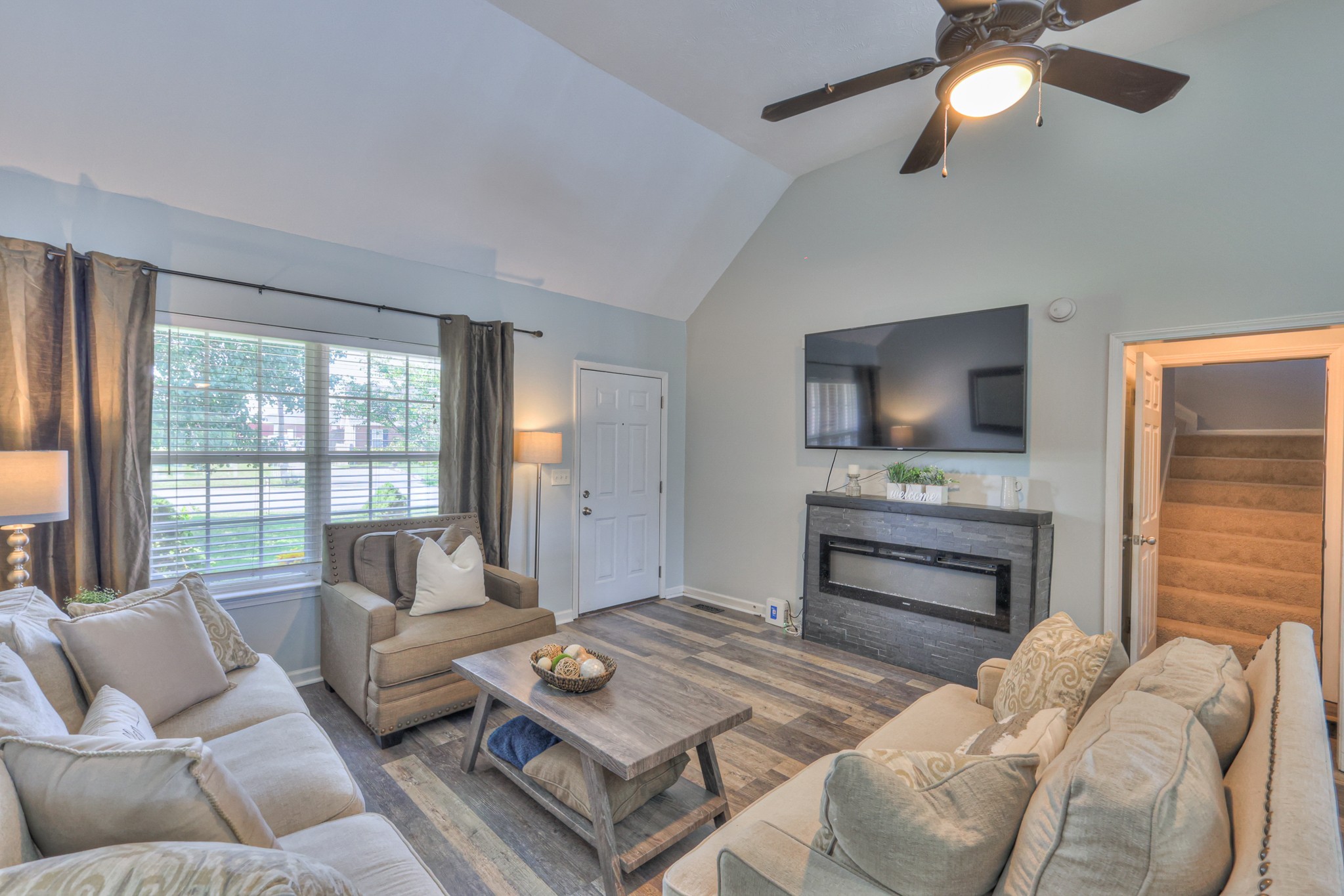 1304 Auldridge Dr