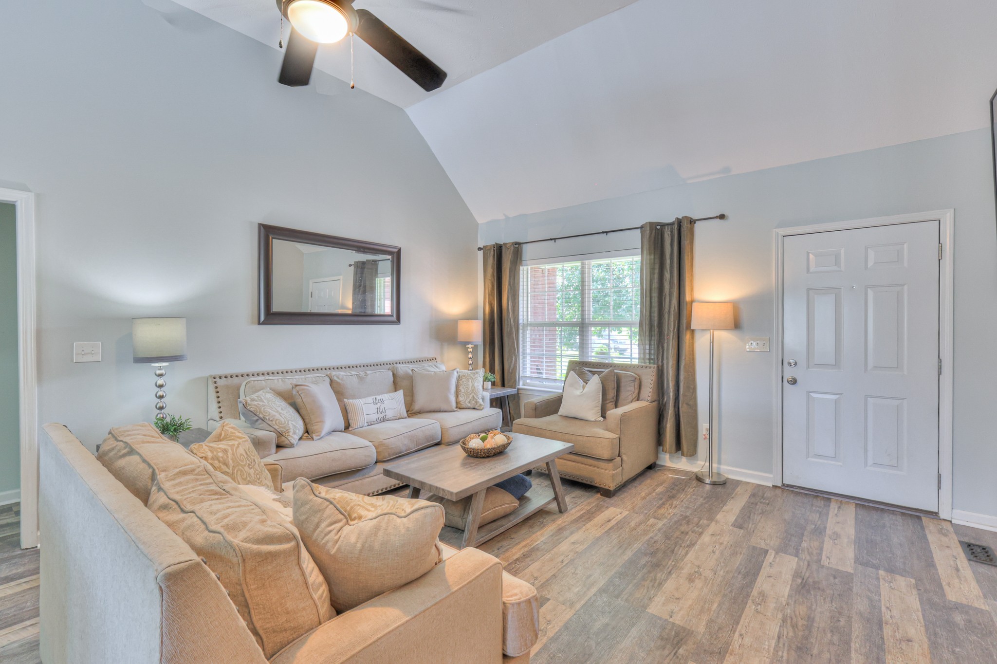 1304 Auldridge Dr