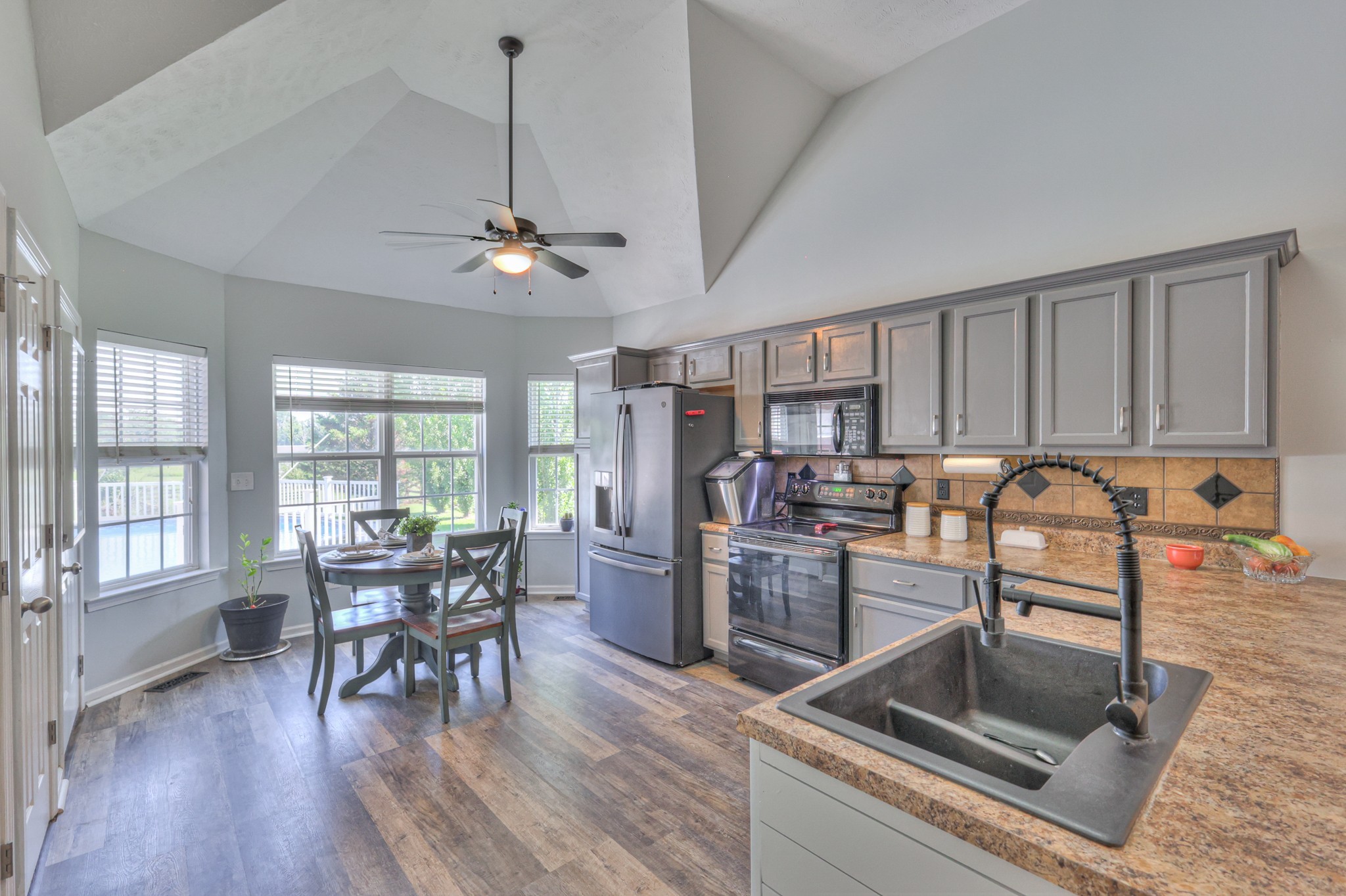 1304 Auldridge Dr