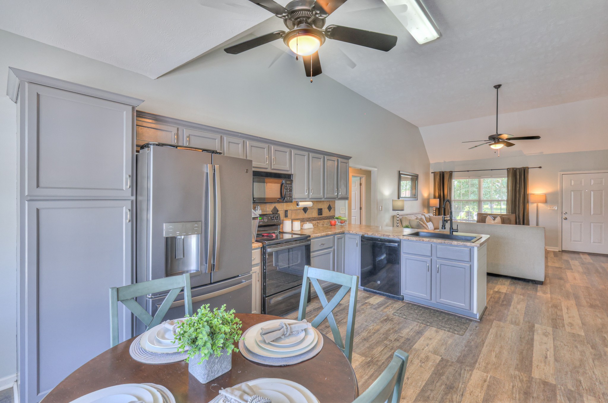 1304 Auldridge Dr