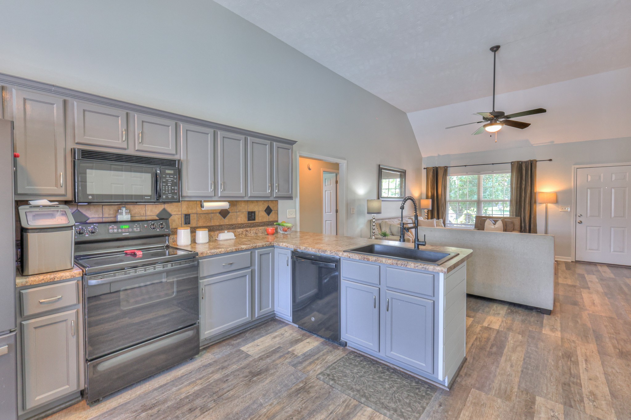 1304 Auldridge Dr