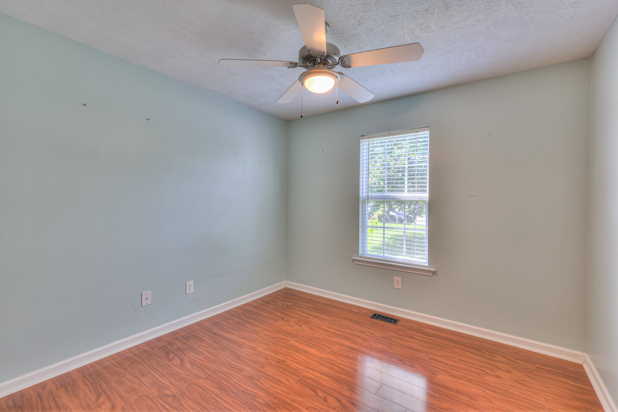 1304 Auldridge Dr