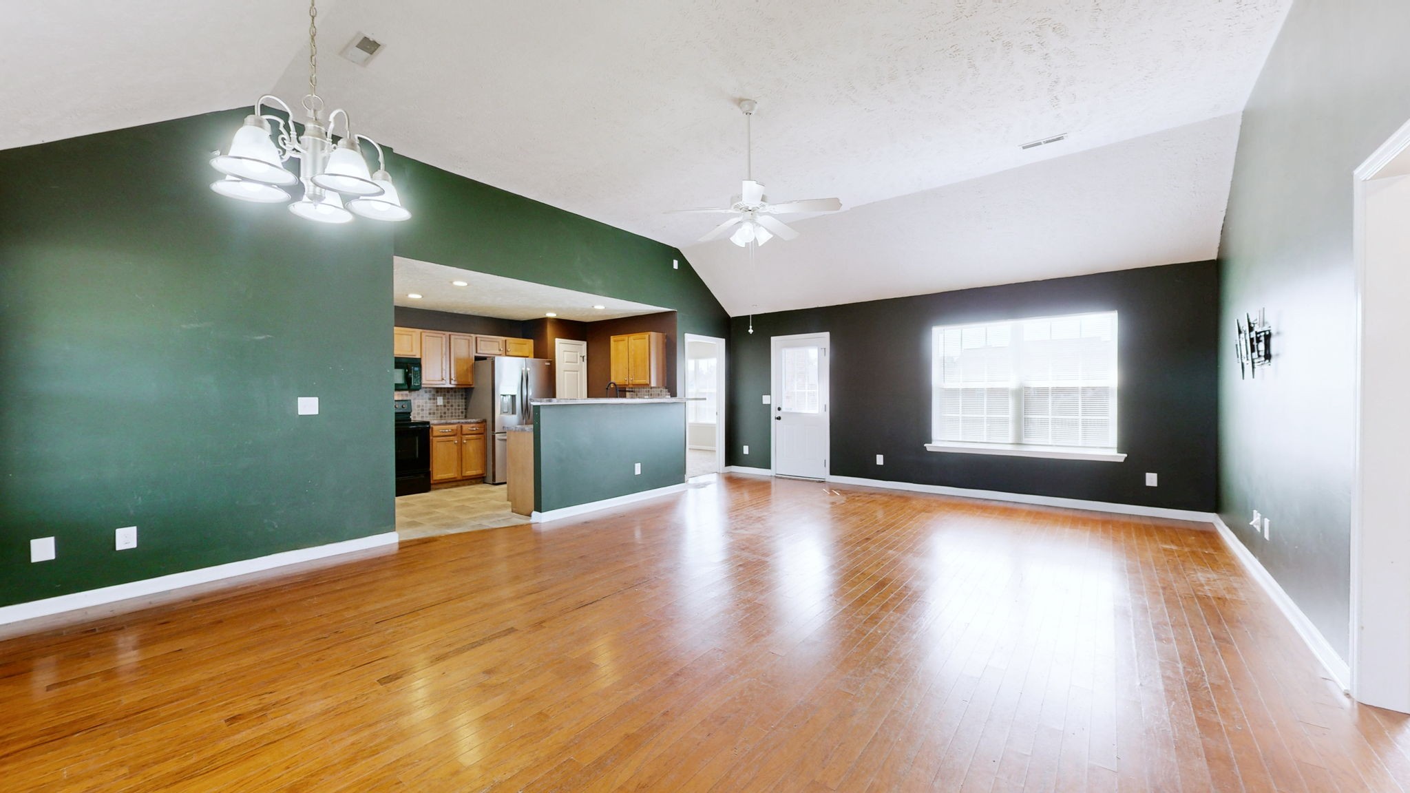 2716 Ridgewood Dr
