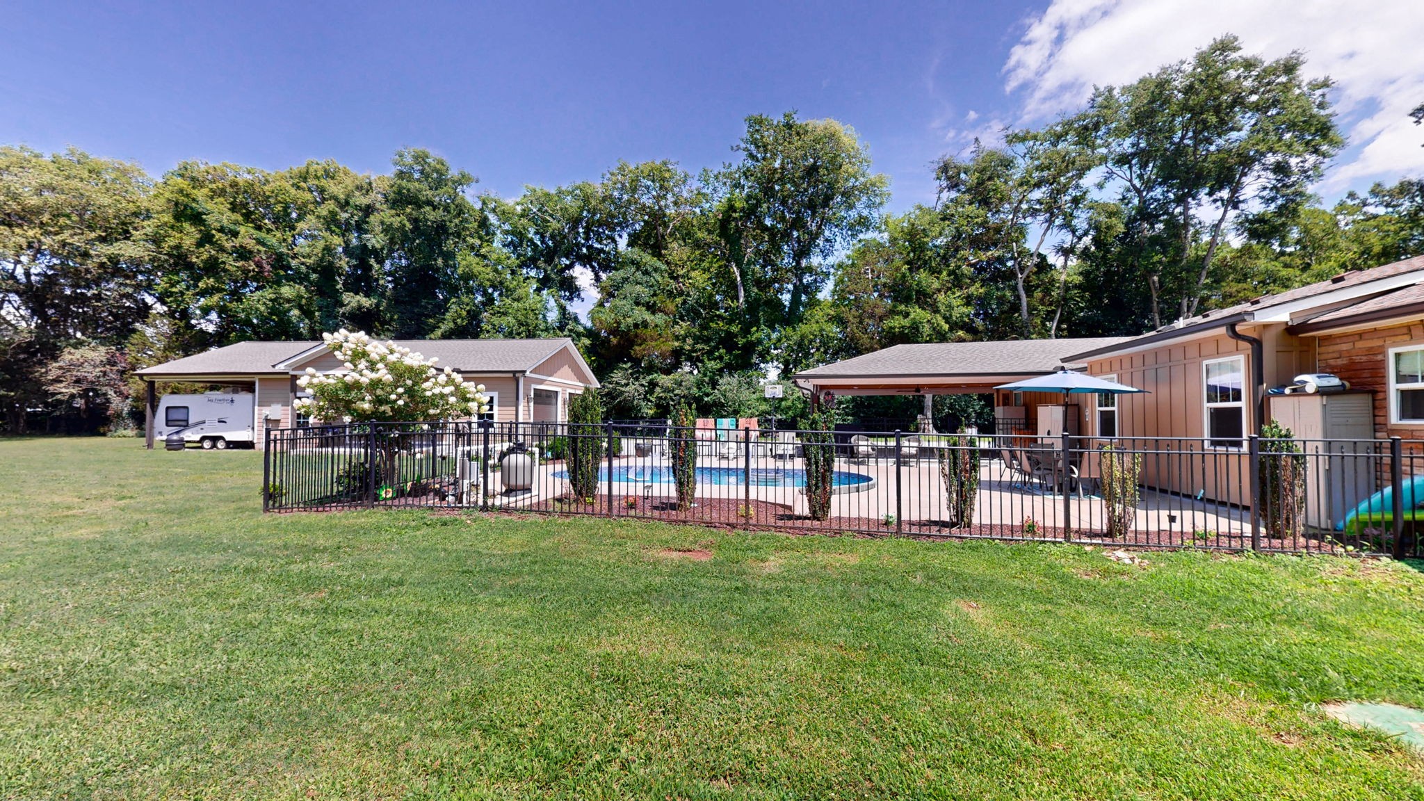 1044 Cherry Ln