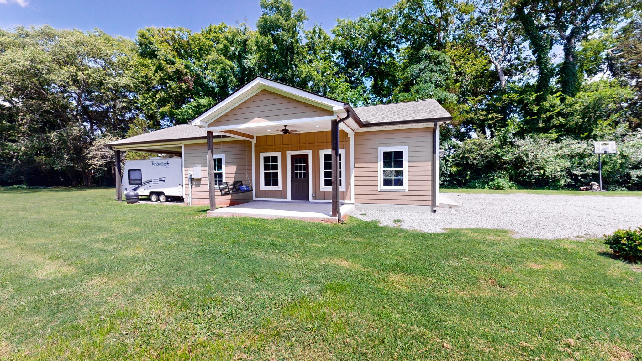 1044 Cherry Ln