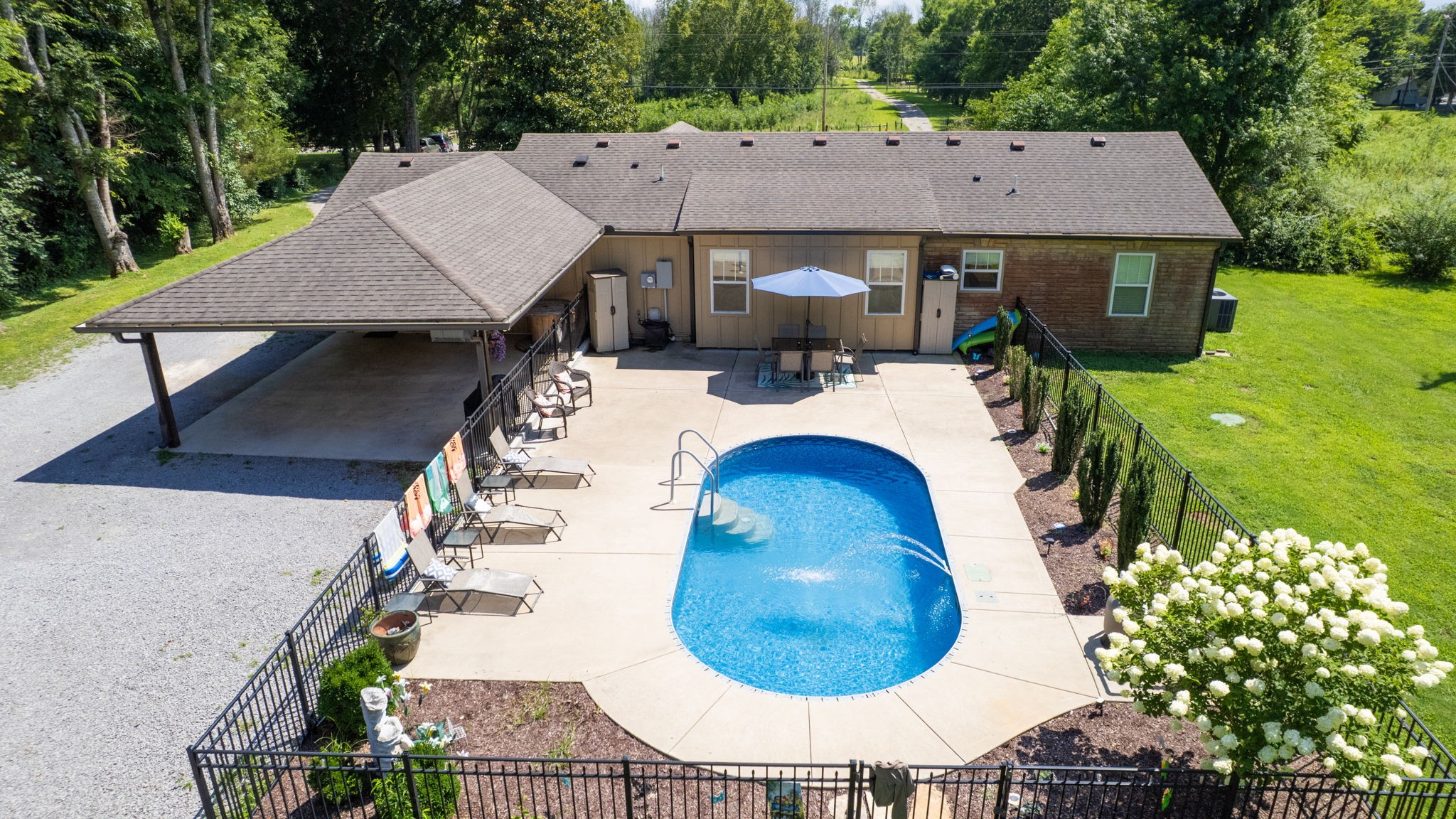 1044 Cherry Ln