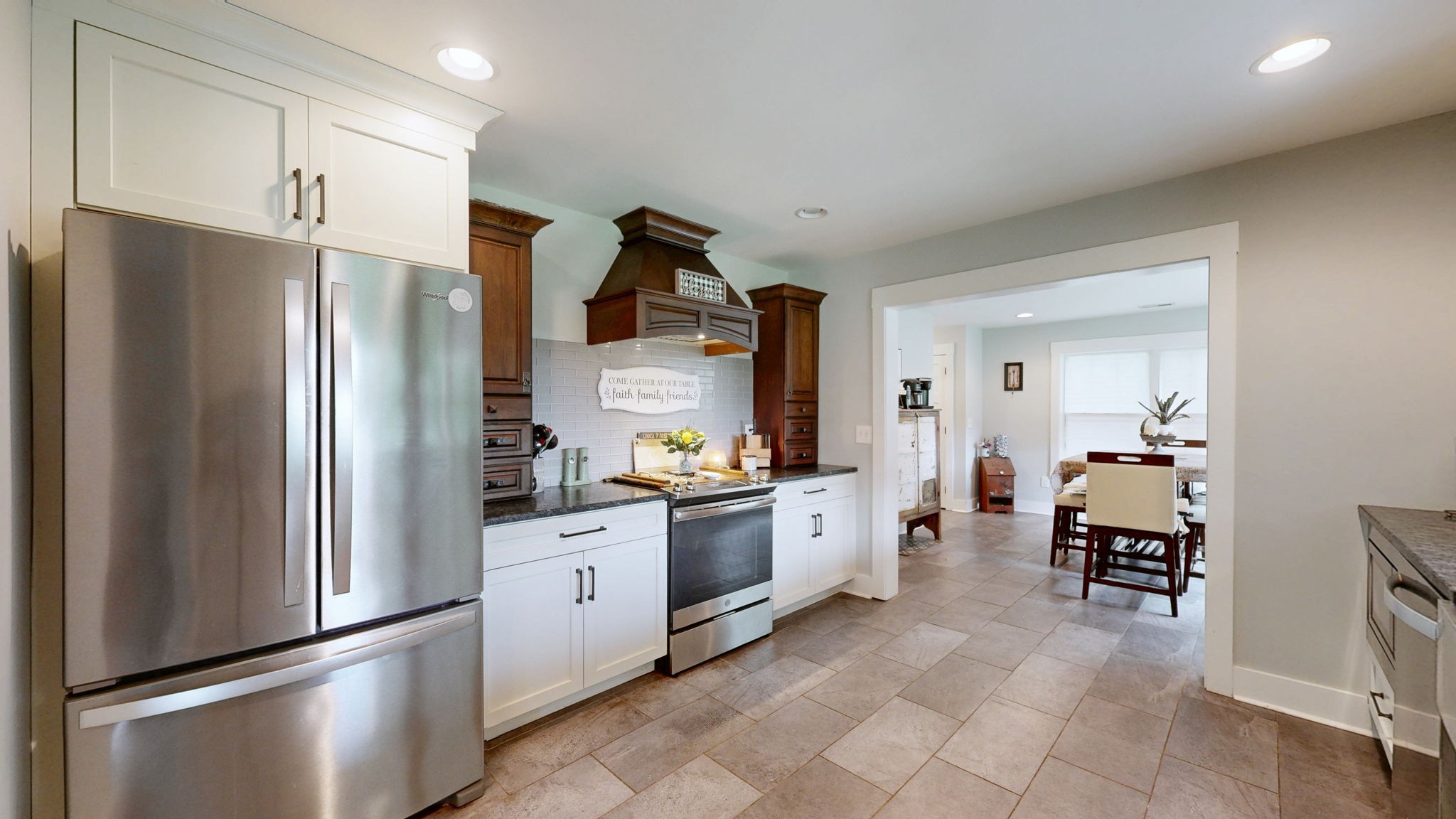 1044 Cherry Ln