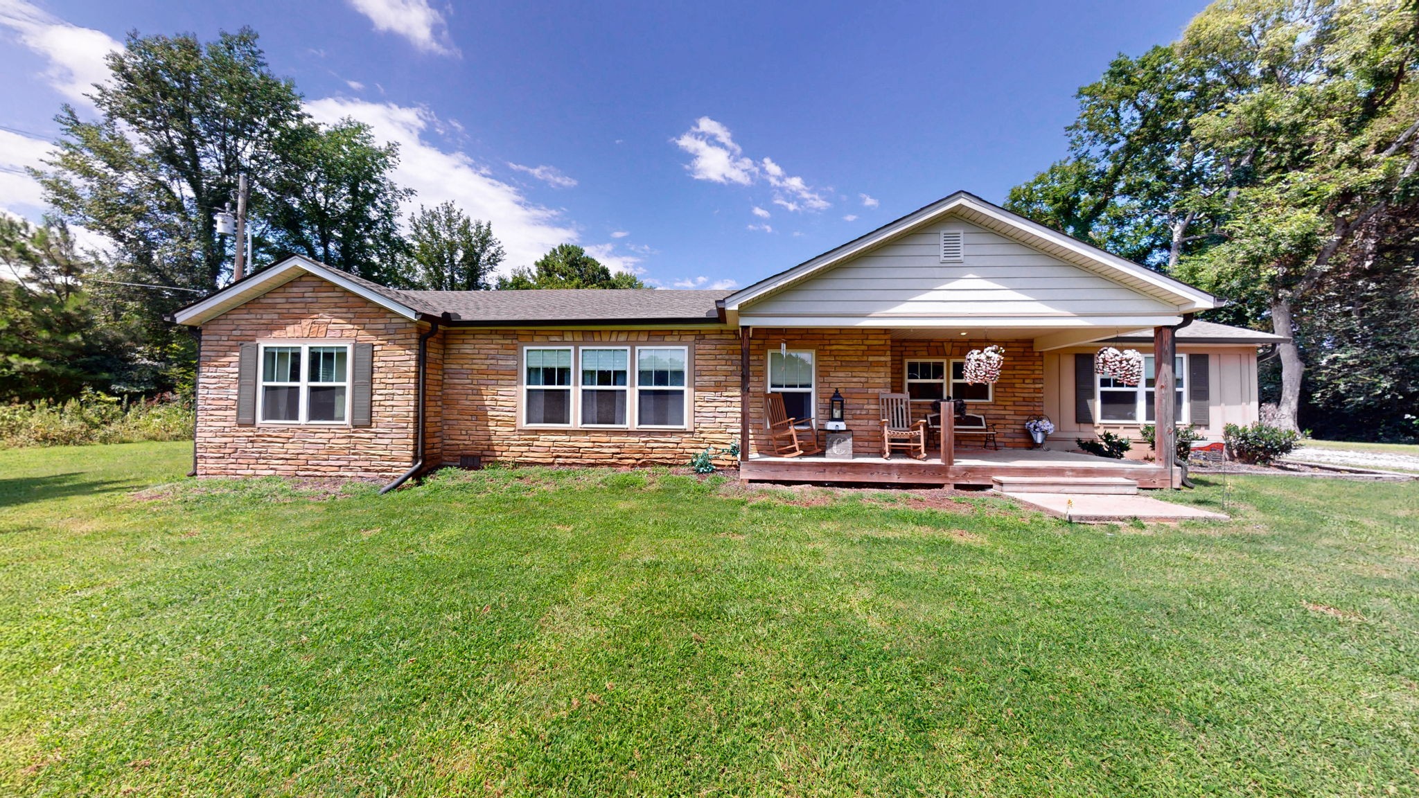 1044 Cherry Ln