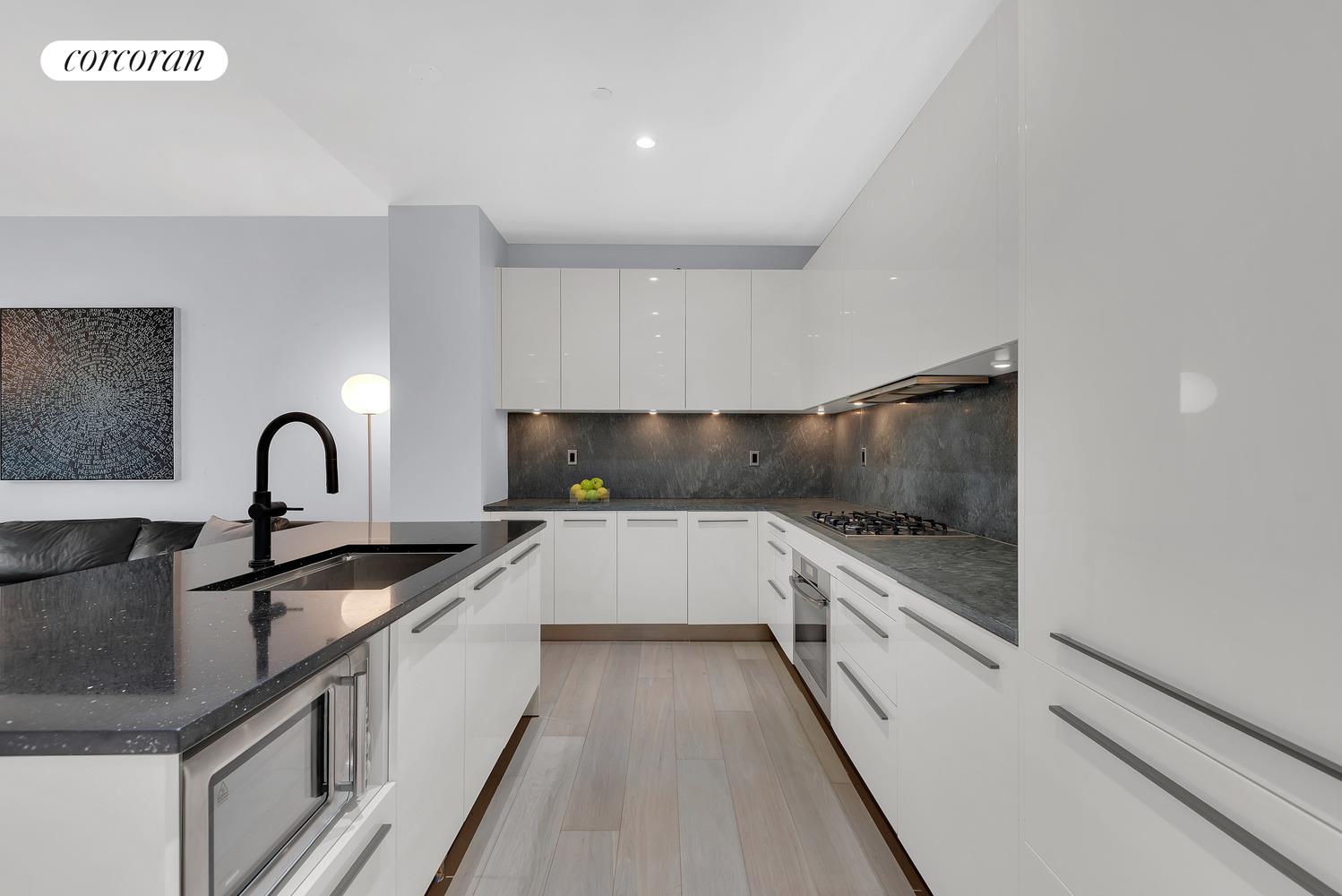 4 W 21ST Street 4B