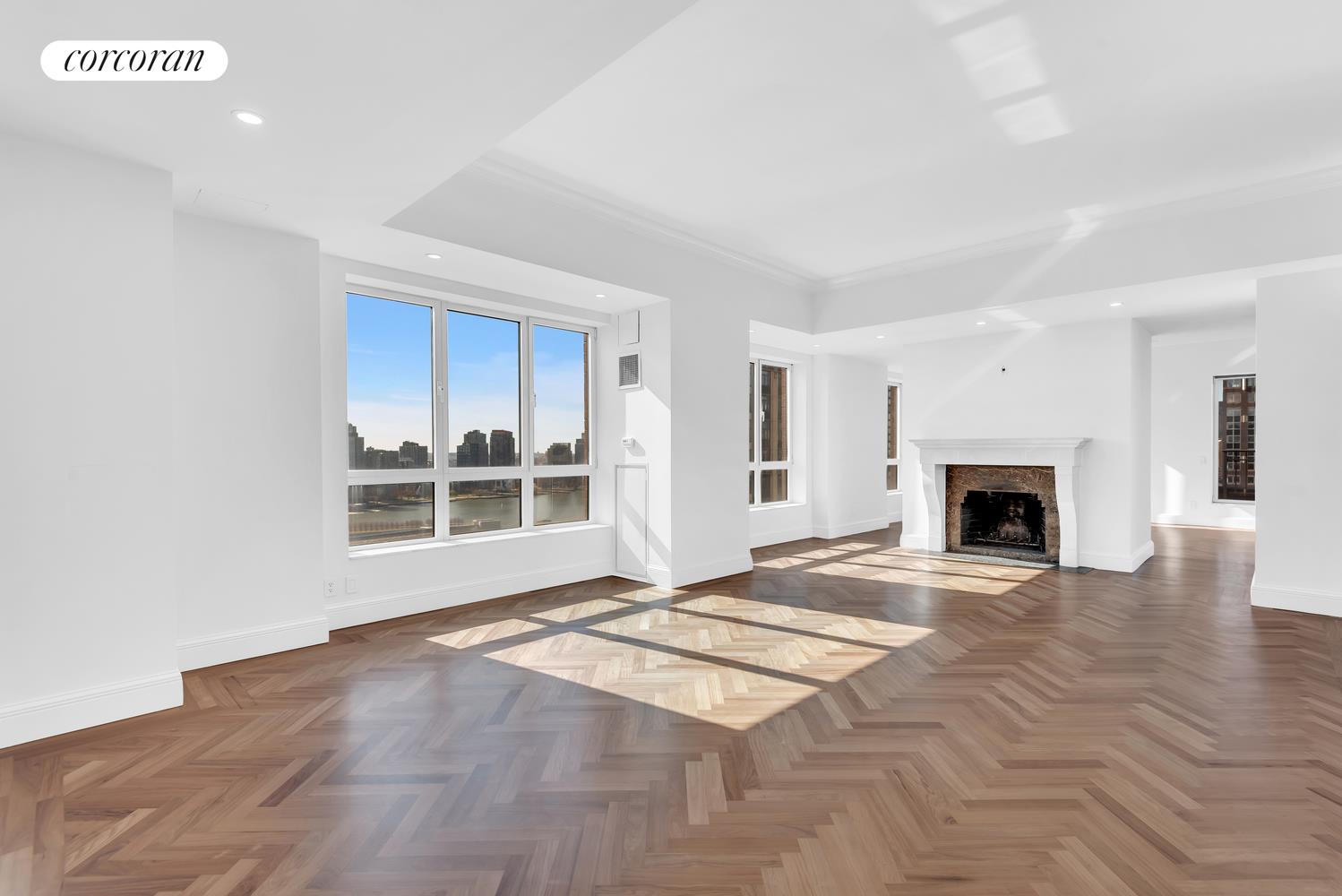 351 E 51ST Street PH8