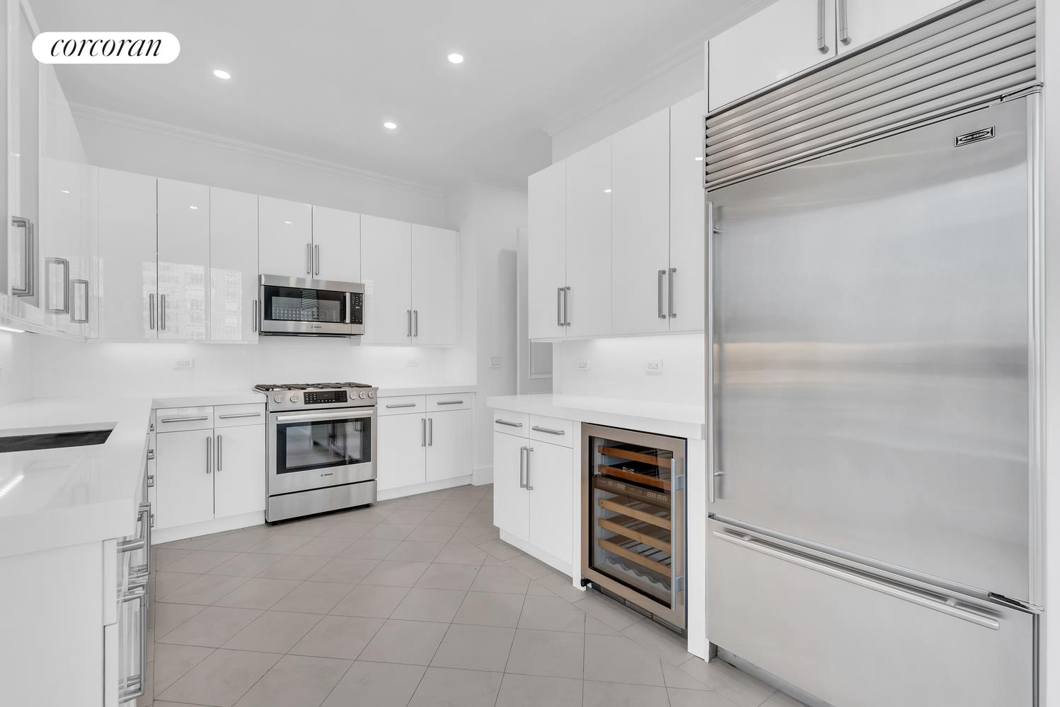 351 E 51ST Street PH8