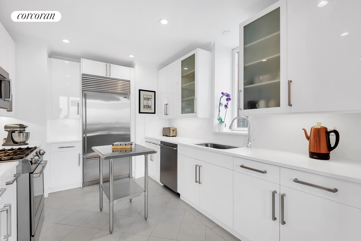 351 E 51ST Street PH7A