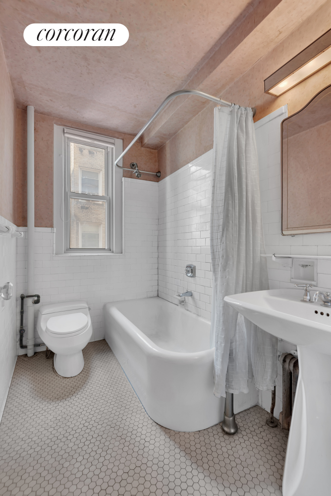 390 RIVERSIDE Drive 11E