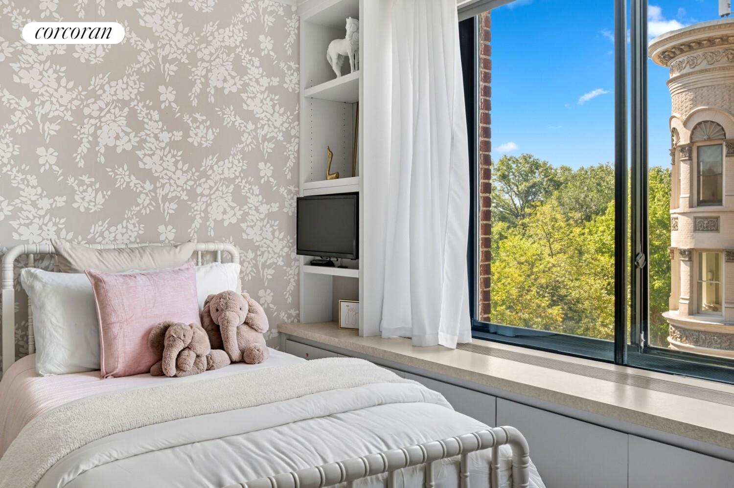 230 CENTRAL Park W 6AB