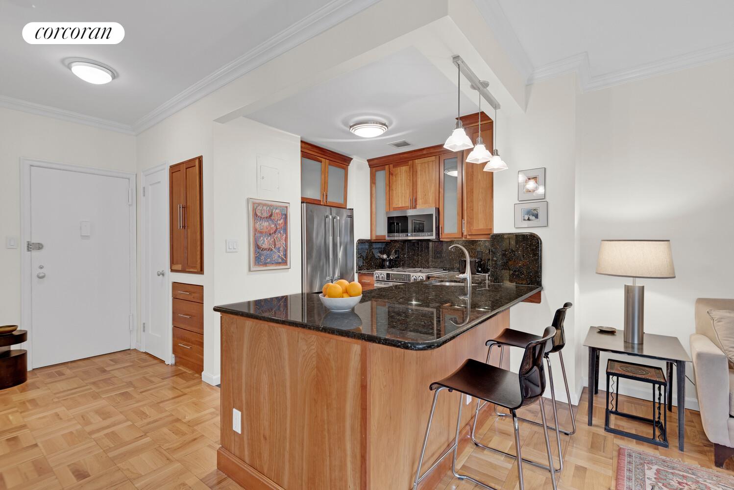 360 E 72ND Street B811