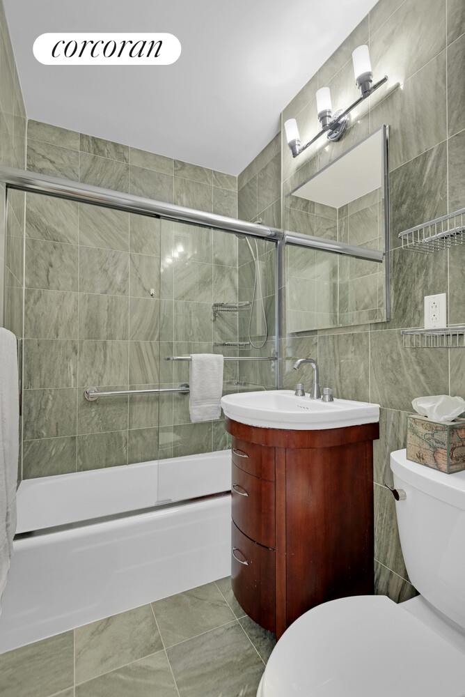 360 E 72ND Street B811