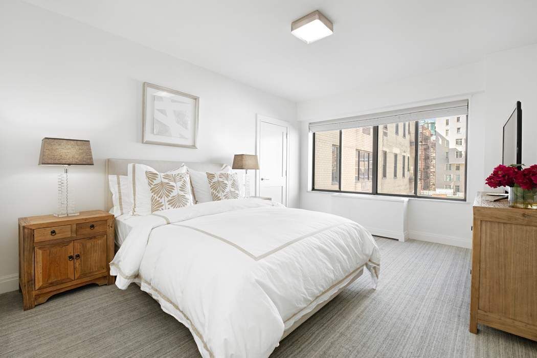900 Park Avenue 11AB