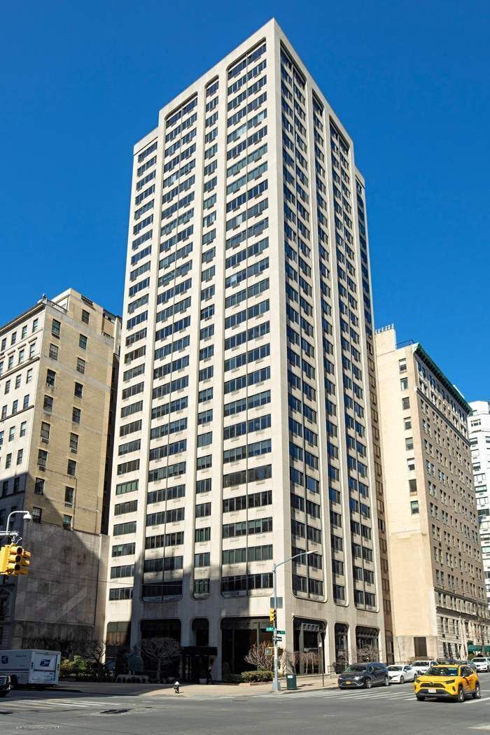 900 Park Avenue 11AB
