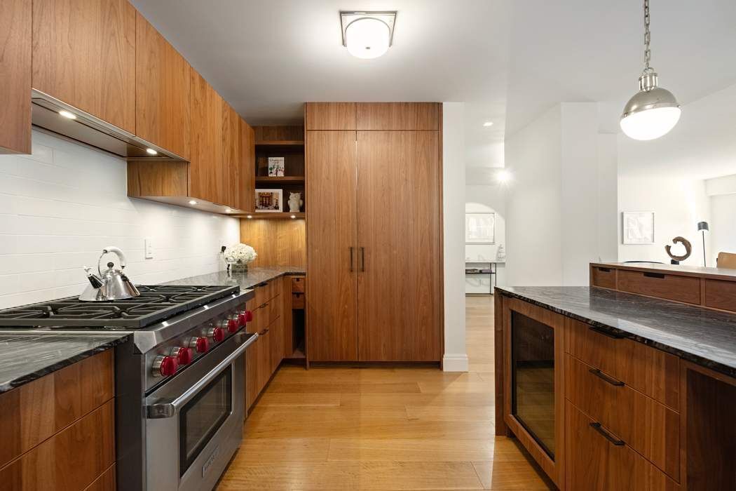 900 Park Avenue 11AB