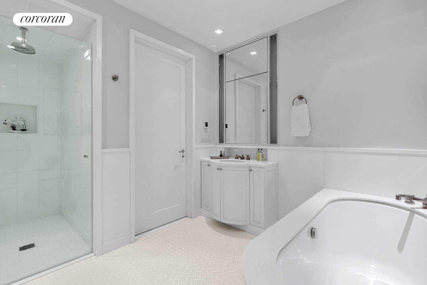 40 E 72ND Street MAIS