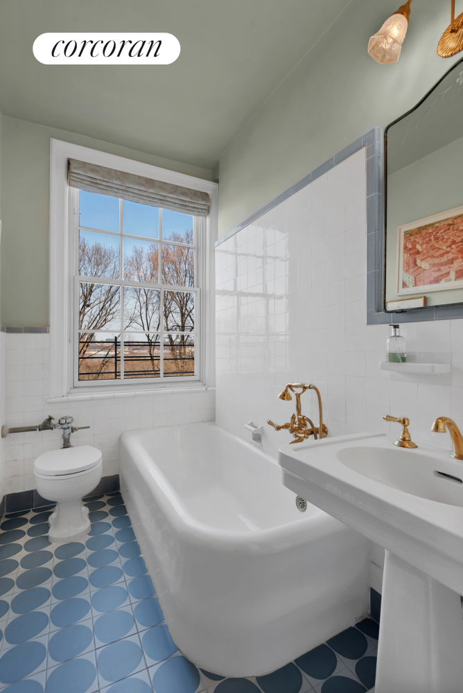 173-175 RIVERSIDE Drive 6D