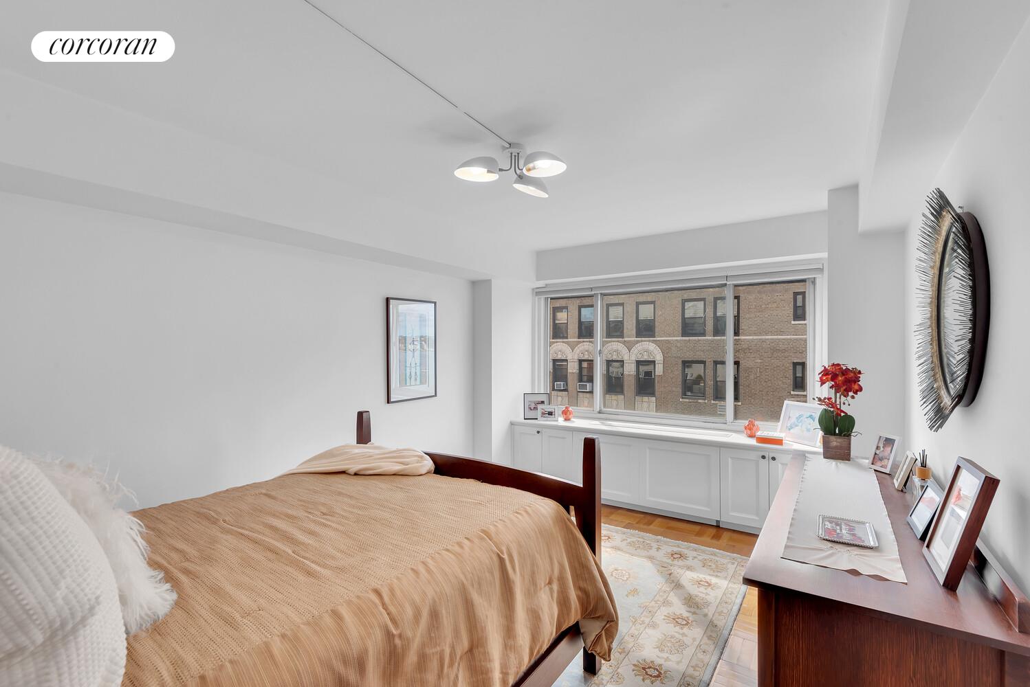 60 RIVERSIDE Drive 18D