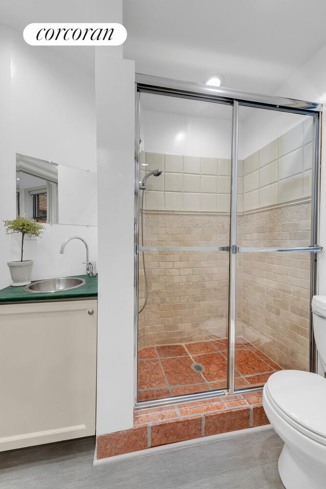 749 W END Avenue 11E