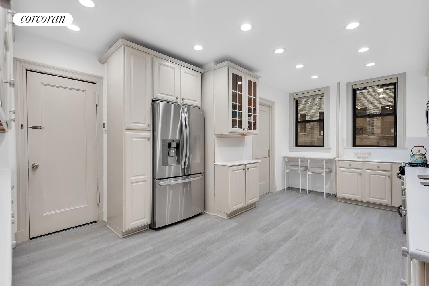 749 W END Avenue 11E