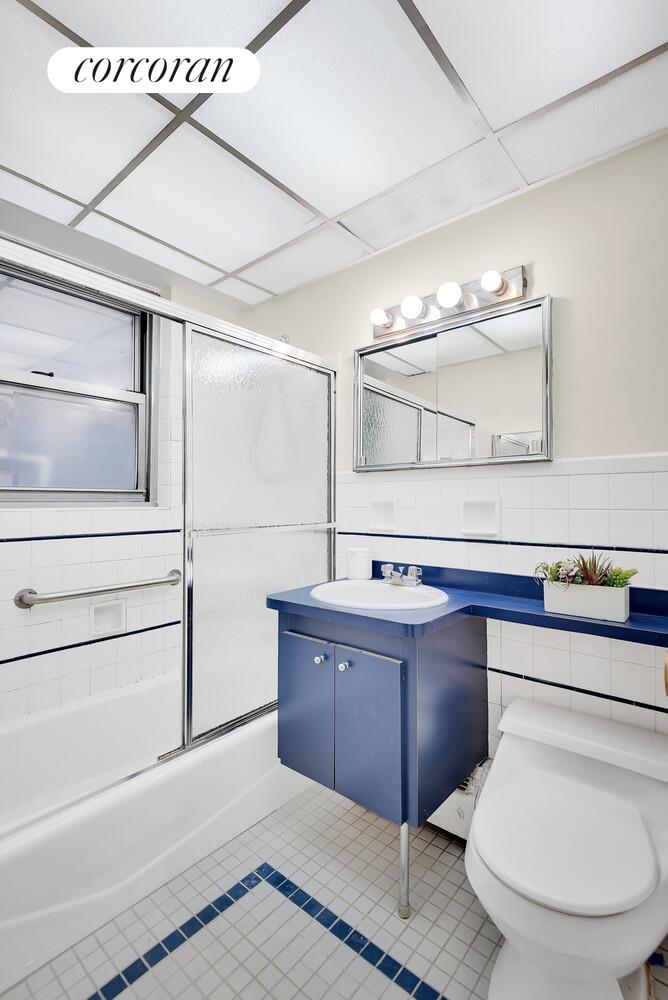 360 E 72ND Street B405