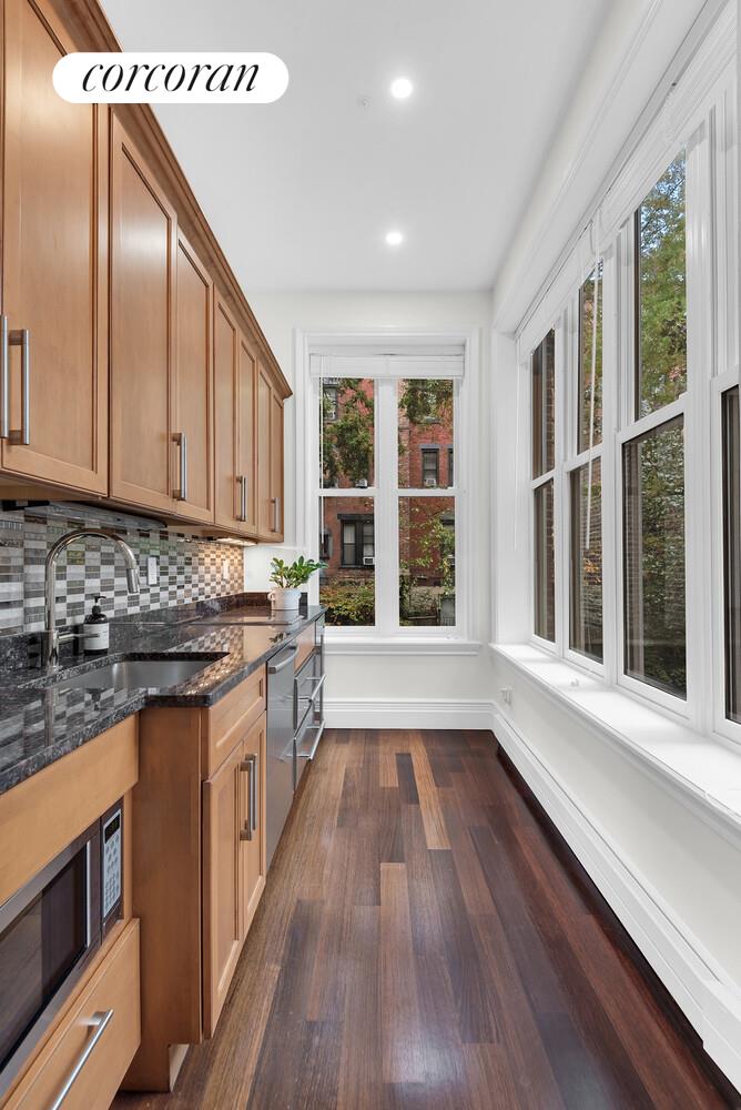 69 W 83RD Street