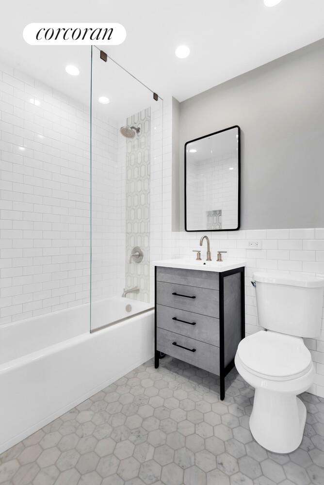 22 W 15TH Street 11J
