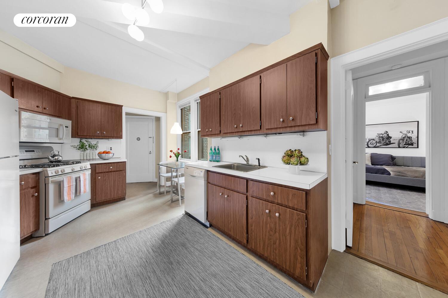 173-175 RIVERSIDE Drive 9N