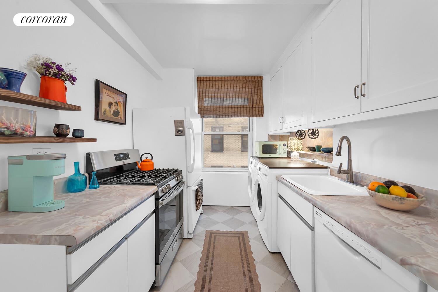 110 RIVERSIDE Drive 4E