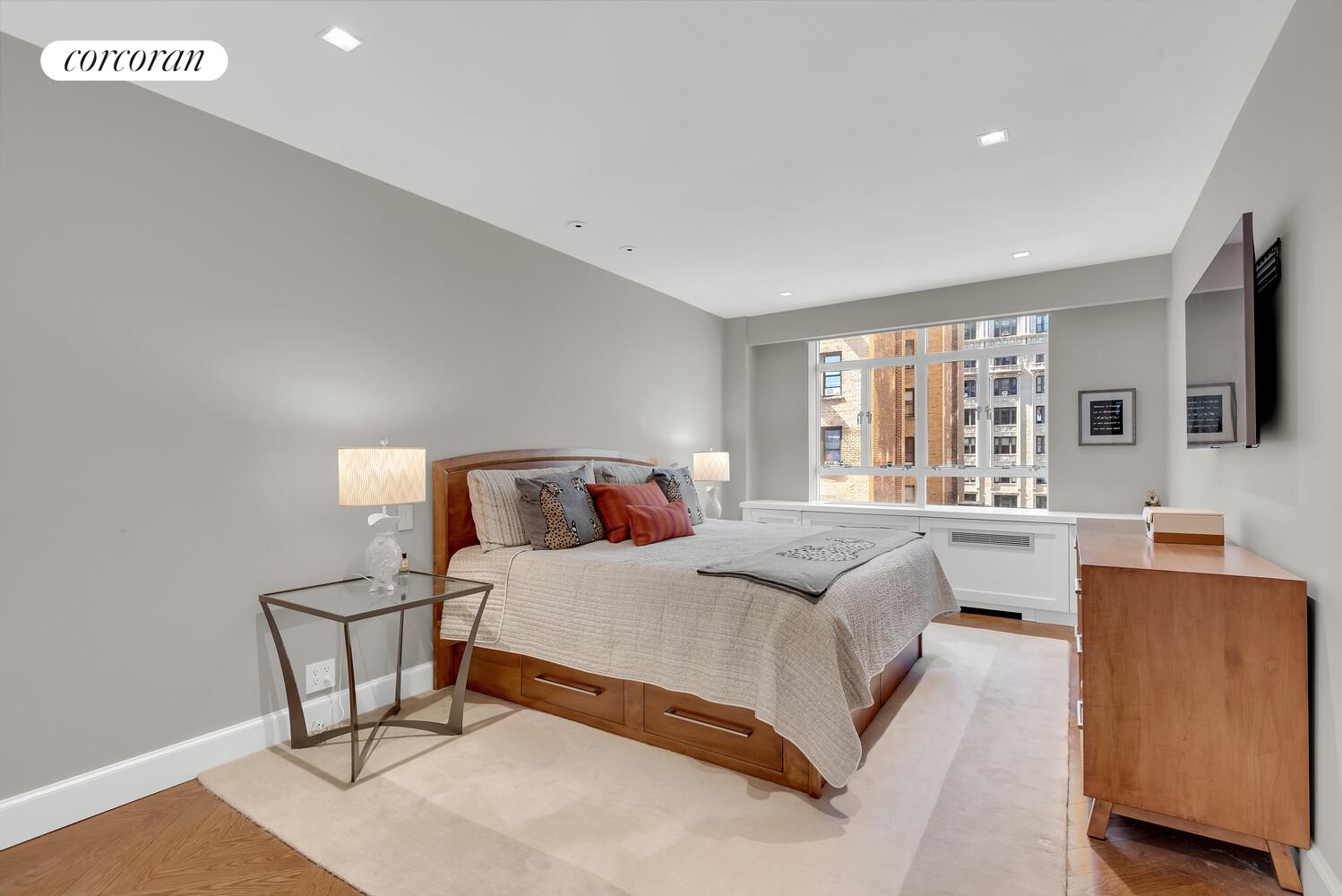140 RIVERSIDE Drive 9M