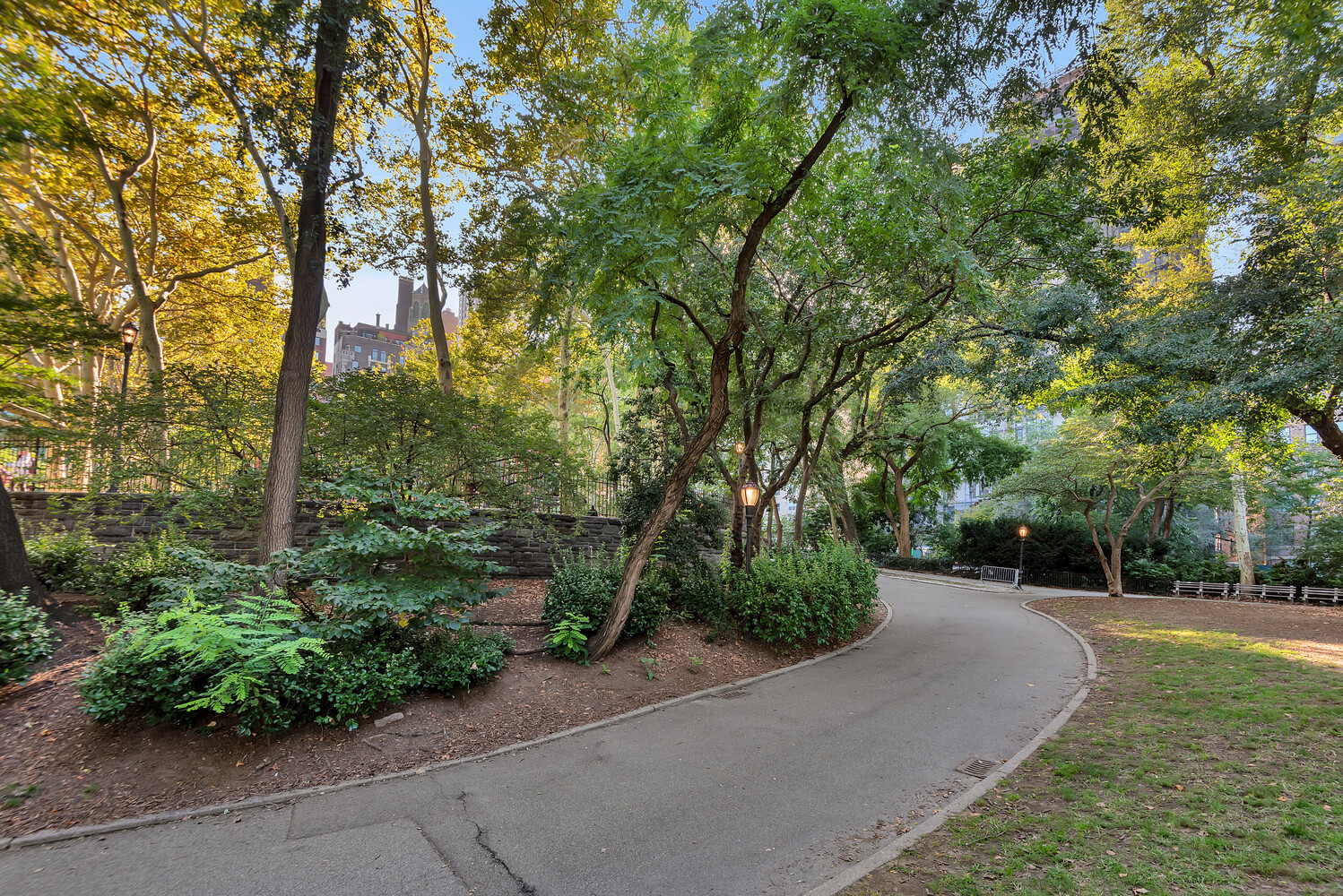 25 E END Avenue 13G