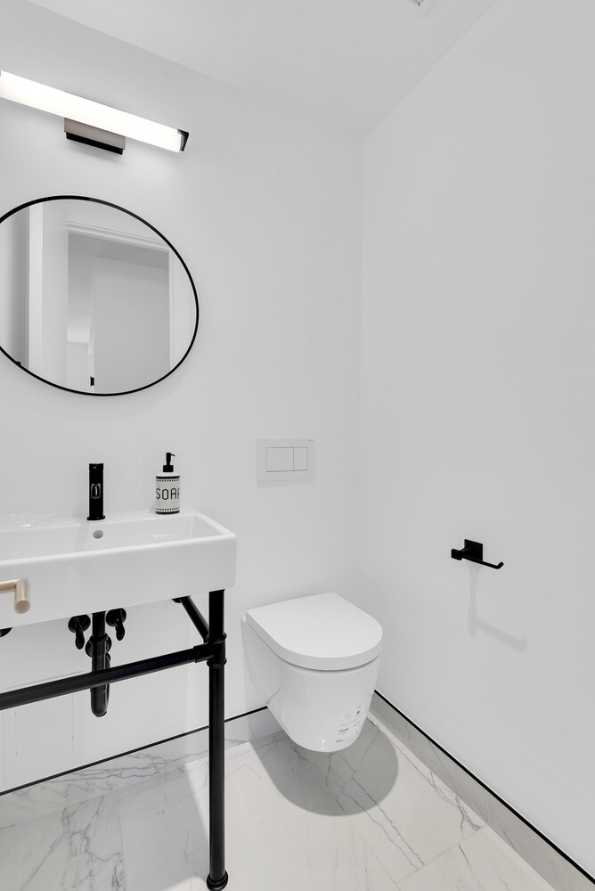 210 CENTRAL Park S 21D