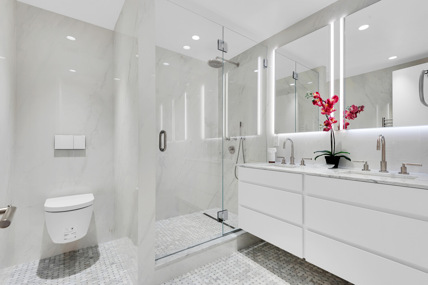 210 CENTRAL Park S 21D