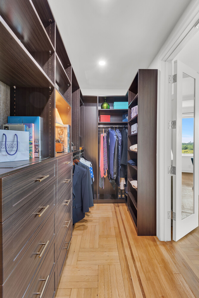 128 CENTRAL Park S 12A