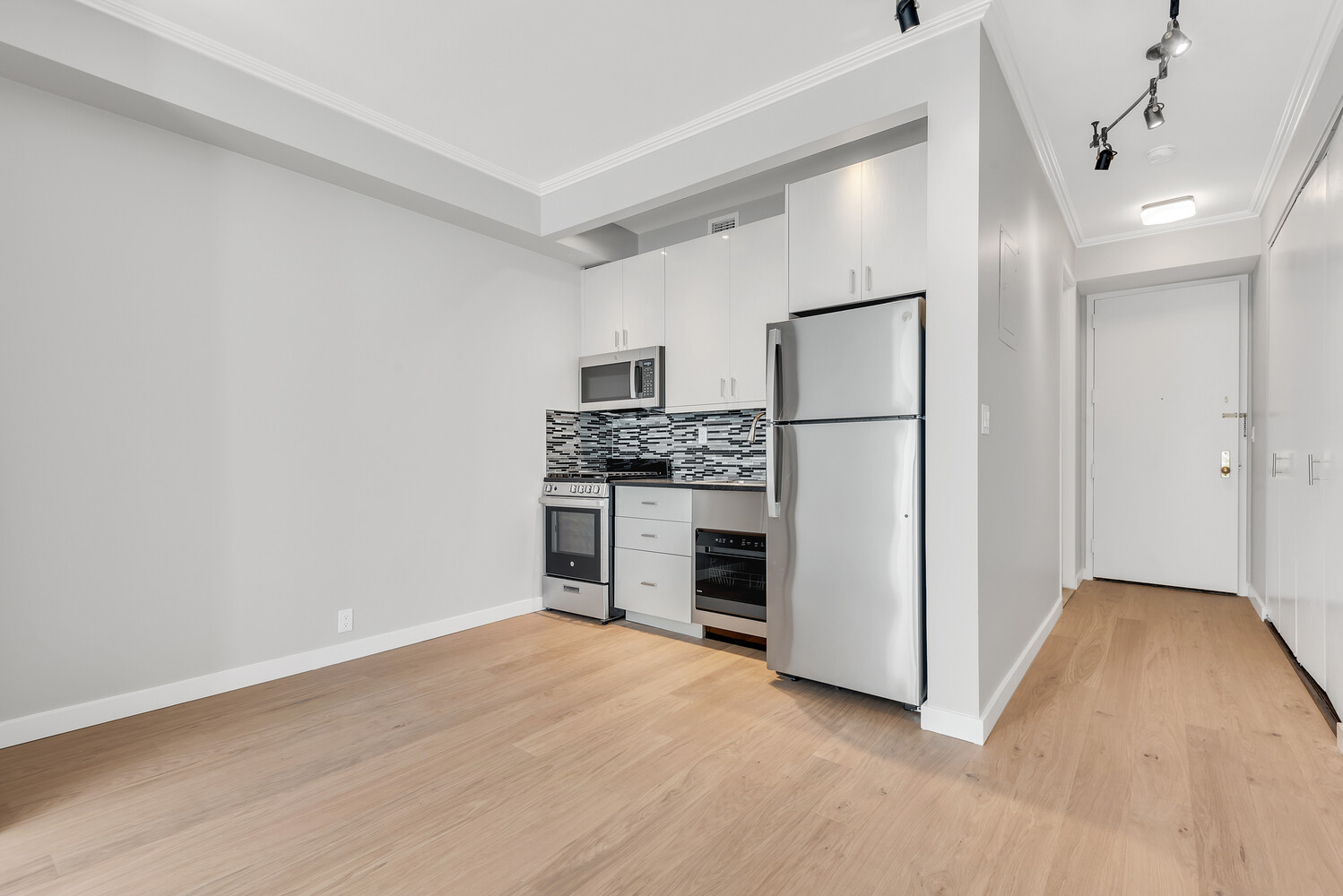 301 W 57TH Street 9G