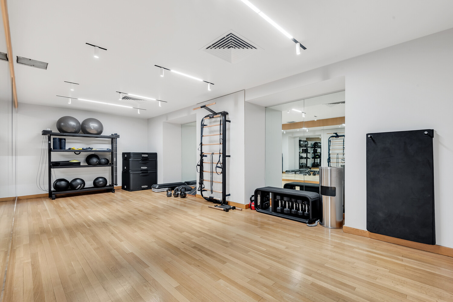 301 W 57TH Street 9G