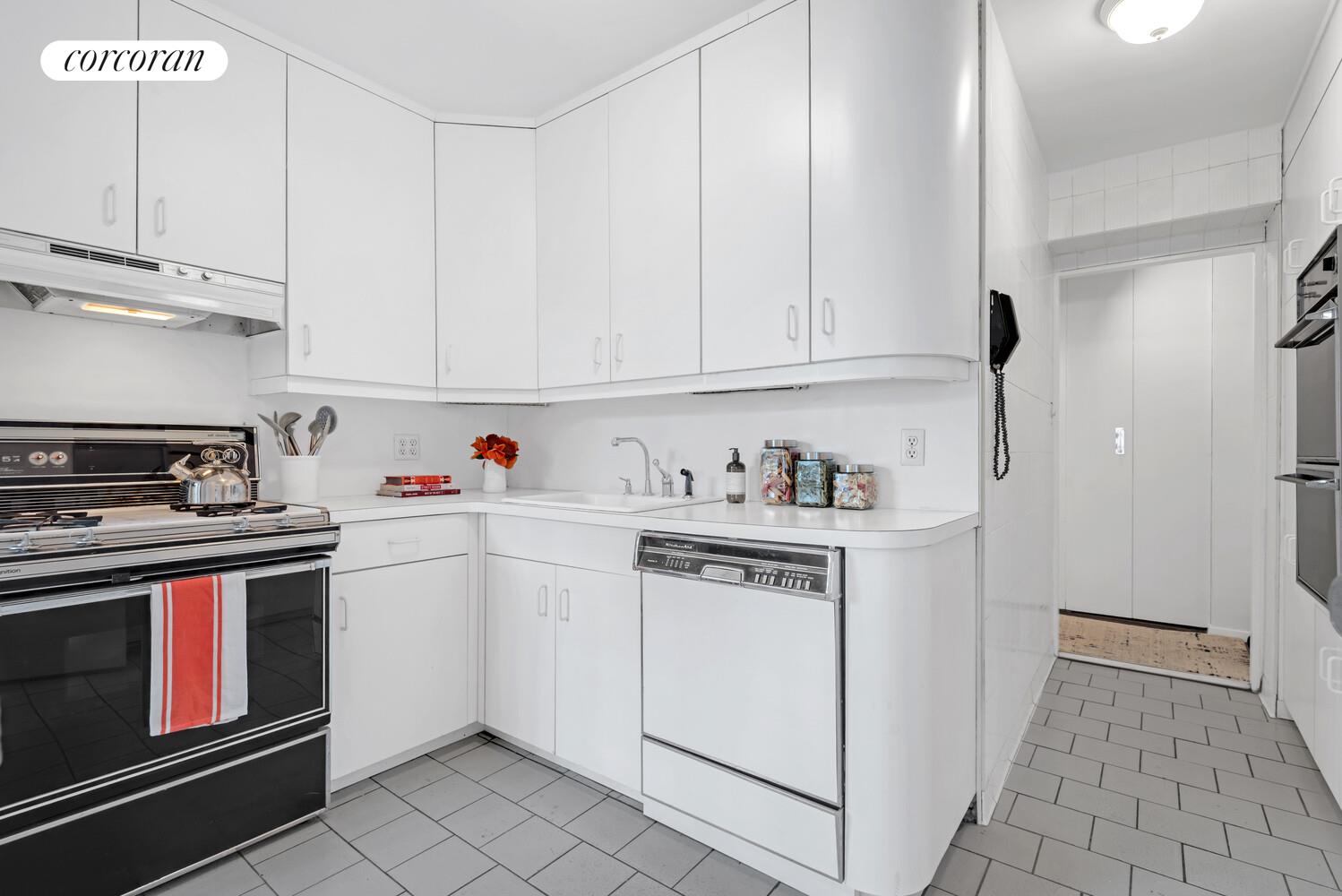 360 E 72ND Street A307
