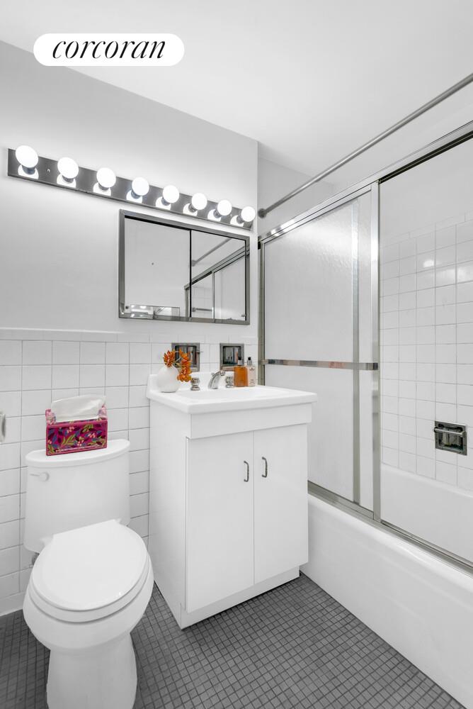 360 E 72ND Street A307
