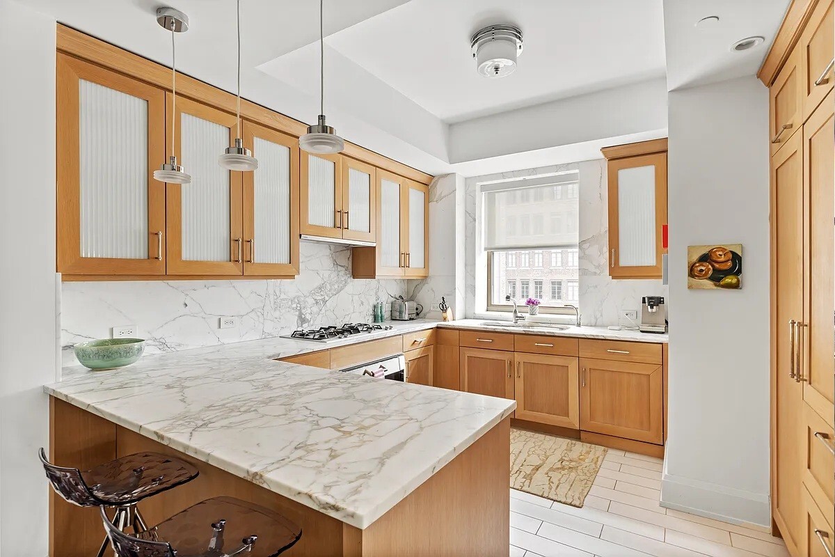 31 E 28TH Street PH12E