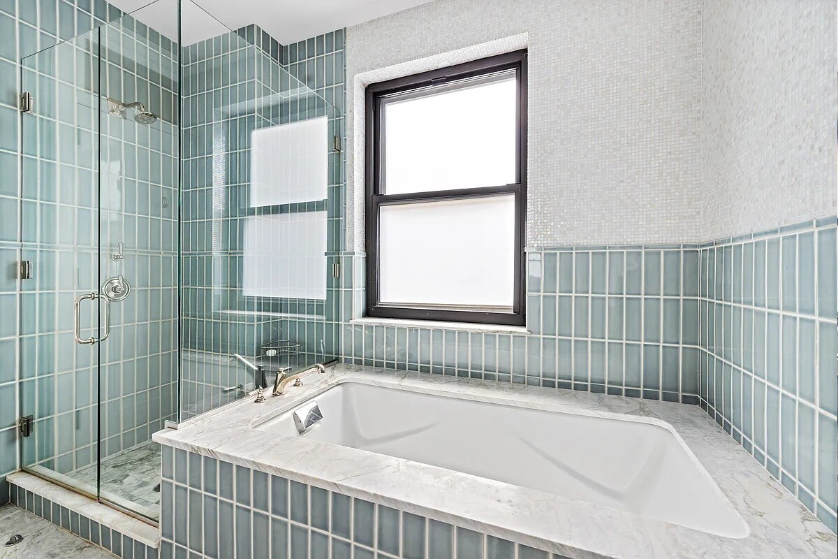 31 E 28TH Street PH12E