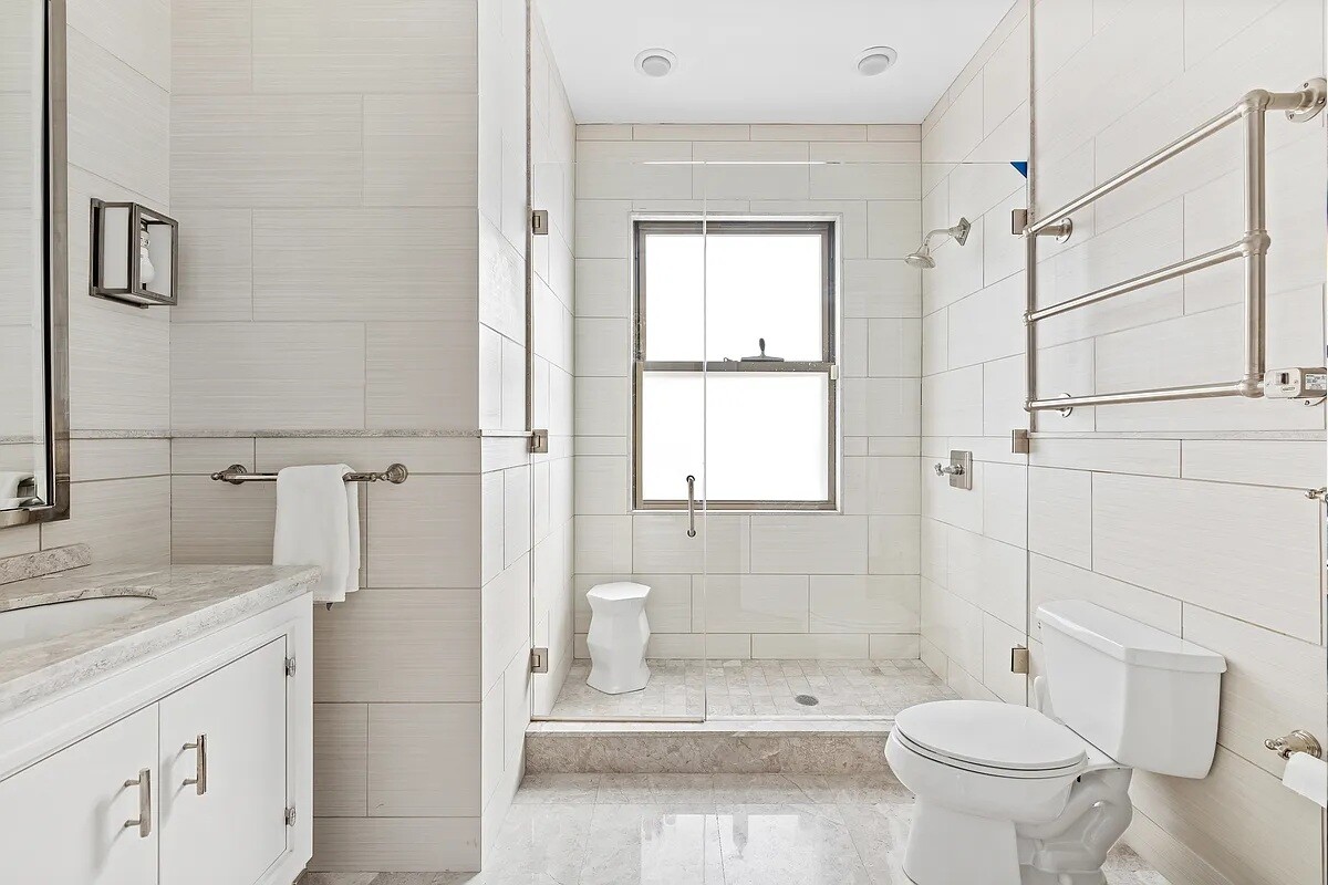 31 E 28TH Street PH12E