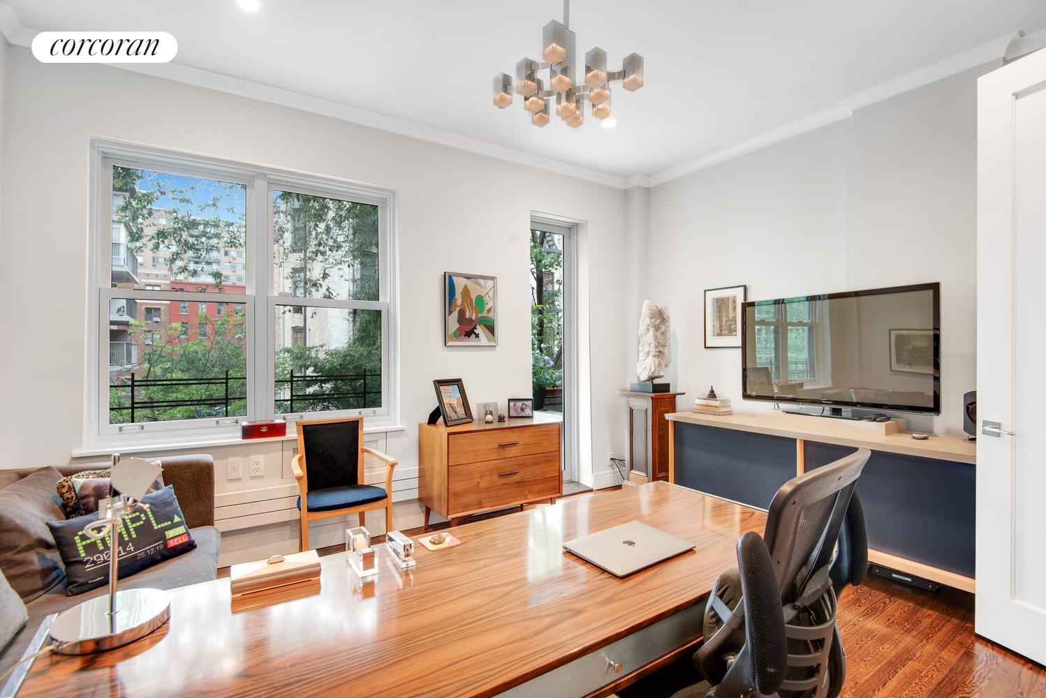 129 W 95TH Street