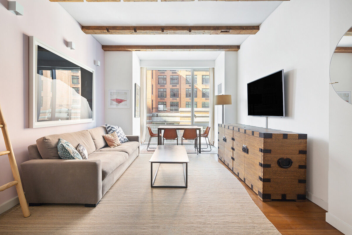 311 W BROADWAY 4C