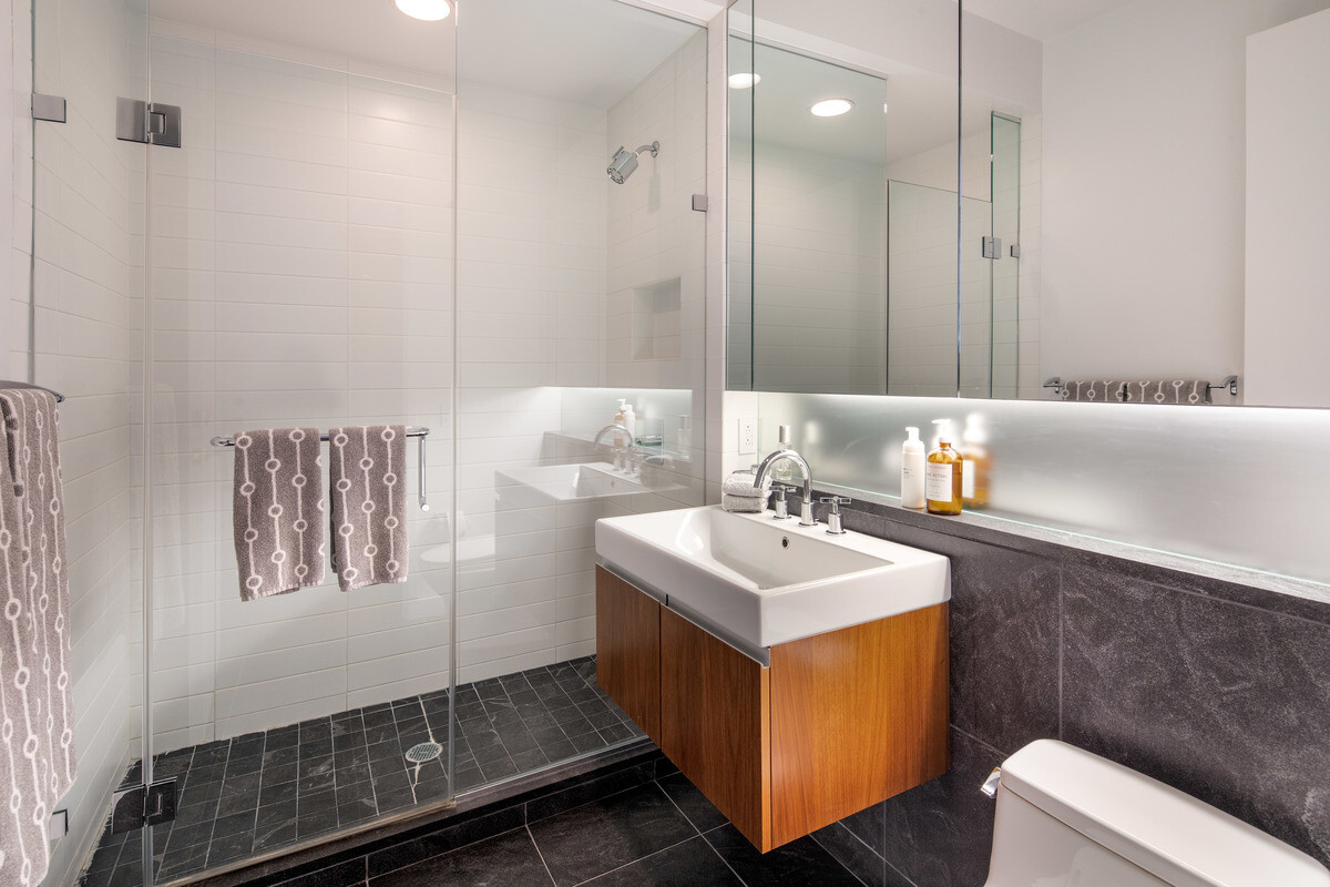 311 W BROADWAY 4C